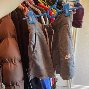 NIKE SWEAT SHORTS UPPER/MID THIGH SIZE SMALL DARK HEATHERED GRAY